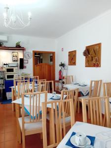 Dapur atau dapur kecil di Reguengos Hotel