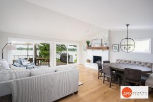 Istumisnurk majutusasutuses The Glistening Grape - Lakeside Getaway