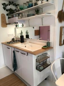 Fotografia z galérie ubytovania Gard - Maison Loft exotique & Jacuzzi privatif v destinácii Beaucaire