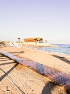 Fotografie z fotogalerie ubytování Dreamview Suite Beachfront Getaway v destinaci Famagusta