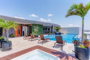 Bazén v ubytování A Perfect Place nebo v jeho okolí