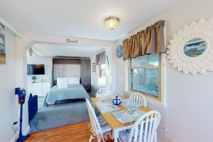 Gallery image of Marina Bay Retreat in West Dennis