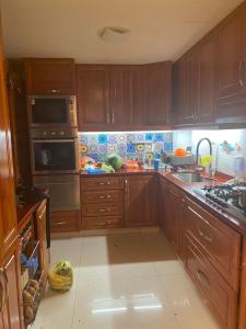 مطبخ أو مطبخ صغير في Casa Completa 5 habitaciones para Exponor 2024