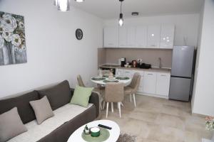 Dapur atau dapur kecil di Apartman MIRJANA