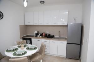 Dapur atau dapur kecil di Apartman MIRJANA