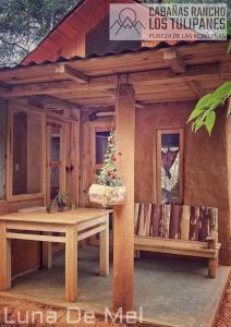 Φωτογραφία από το άλμπουμ του Cabanas Rancho Los Tulipanes - dream of peace σε San Jose del Pacifico +12 φωτογραφίες