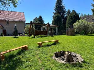 Vonkajšia záhrada v ubytovaní Apartamenty Stokrotka