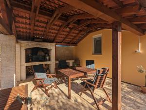 Fotografie z fotogalerie ubytování Casa Martinica - House with 2 Apartments v destinaci Ližnjan