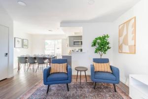 Kuchyň nebo kuchyňský kout v ubytování 4 bedroom Alhambra Condo near downtown LA