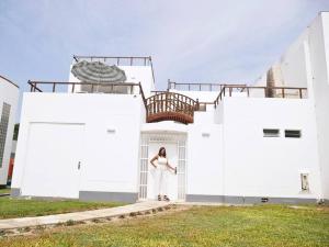 Imagem da galeria de Casa entera con piscina y salida a la playa em Salinas