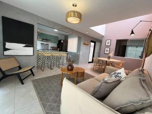 Imagem da galeria de Casa entera con salida directa a la playa em Salinas