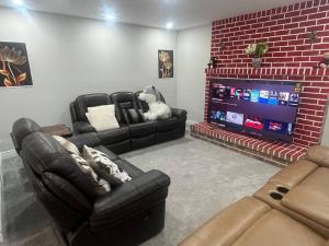 Μια τηλεόραση ή/και κέντρο ψυχαγωγίας στο Home sweet home