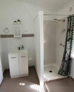 Koupelna v ubytování Cute Cottage + 6 fotografií