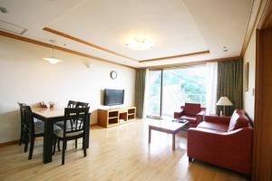 Wellihilli Park Resort的电视和/或娱乐中心