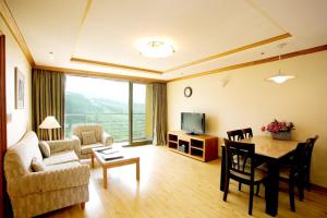 Wellihilli Park Resort的电视和/或娱乐中心