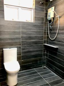 Vannituba majutusasutuses Intan Beach Resort