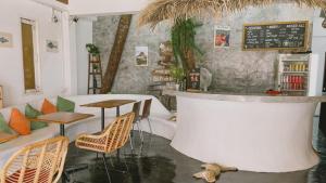 Nápoje v ubytování De Coco Hostel Koh Tao
