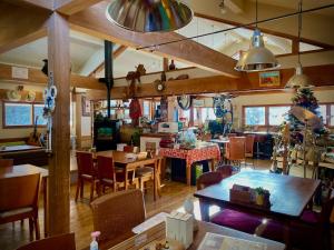 Restaurace v ubytování 乗鞍高原の宿テンガロンハットB&BTengallonhat