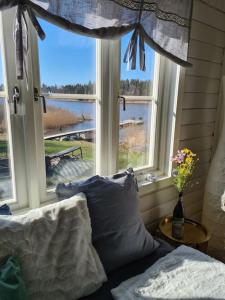 Oleskelutila majoituspaikassa Guesthouse with access to sauna and lake, close to Mariefred