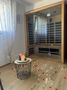 Kúpeľňa v ubytovaní Sinalospa - Cosalà appartemement Sauna Jacuzzi Grande terrasse à 5 minutes de Nancy Place Stanislas
