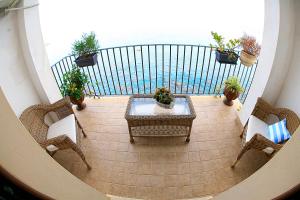A seating area at B&B La Veduta