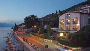 Gallery image of Hotel Villa Carlotta in Torri del Benaco