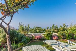 Vrt ispred objekta Muses Panoramic View, Minutes from Knossos Minoan Palace