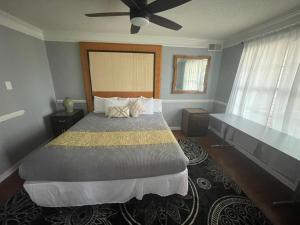 Letto o letti in una camera di Spacious, State Line, Private Pool with king Beds