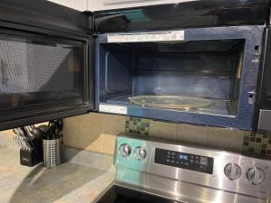 Cucina o angolo cottura di Spacious, State Line, Private Pool with king Beds