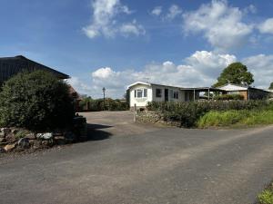 Gallery image of 2 Bed Chalet on working farm in Cullompton