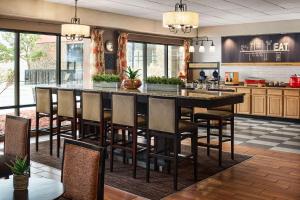 A restaurant or other place to eat at Hampton Inn Taos
