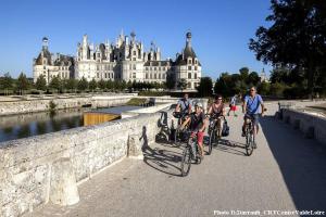 Hostia v ubytovaní Gîte de la tour de Loire - 65 m2 au pied d'une tour de gué du 17ème siècle