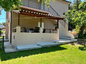 Сад в Apartments Branko