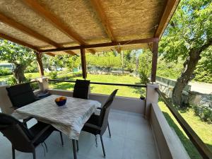 Балкон или терраса в Apartments Branko