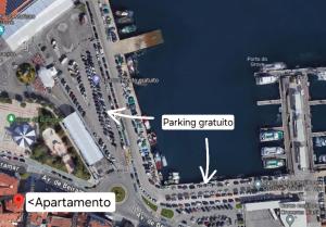 un mapa de un estacionamiento con un contenedor de estacionamiento en P3 O Grove Centro Puerto, en O Grove