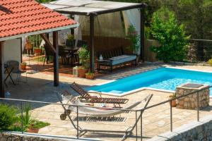 Bazén v ubytovaní Holiday home Parma alebo v jeho blízkosti