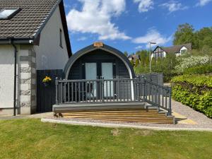 Zahrada ubytování Bonny Wee Snug - Pod in Spean Bridge