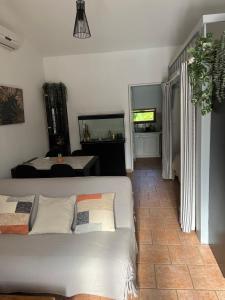 Ένα ή περισσότερα κρεβάτια σε δωμάτιο στο La Port-Gentillaise +11 φωτογραφίες