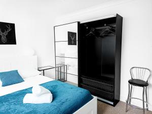 صورة لـ Charming London Home, Opp Arnos Grove Underground Station, Parking في New Southgate