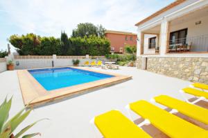 Piscina en o cerca de Maite - spacious villa with views and private pool in Calpe