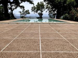 Kolam renang di atau dekat dengan Casa Lora lakefront with a pool