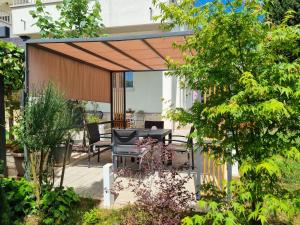Vonkajšia záhrada v ubytovaní Apartments El Corsaro