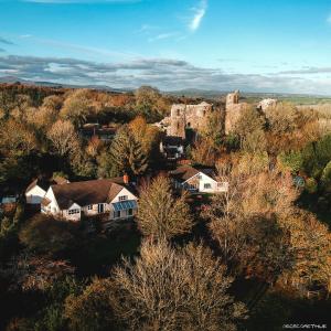 Bird's-eye view ng Escape to Pembrokeshire - charming spacious cottage