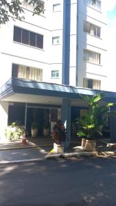 Bangunan di mana terletaknya apartmen +2 gambar