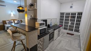 Fotografie z fotogalerie ubytování Happy House - cosy apartment with private pool and walking distance to Blue Bay beach v destinaci Blue Bay