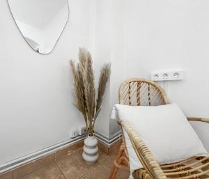 Postel nebo postele na pokoji v ubytování Couché de Soleil à Cannes - Centre Ville - PALAIS DES FESTIVAL 6min - LA CROISETTE 2min- YourPrimeHostConciergerie