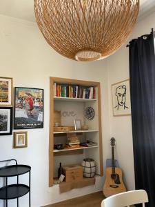 Knihovna v apartmánu