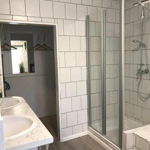 Bilik mandi di Ferienwohnung Nordwind 1 +10 gambar