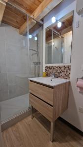 Ảnh trong thư viện ảnh của HOME ET HOLIDAY La Muscadelle ở Viviers