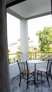 Villa Osmani的阳台或露台